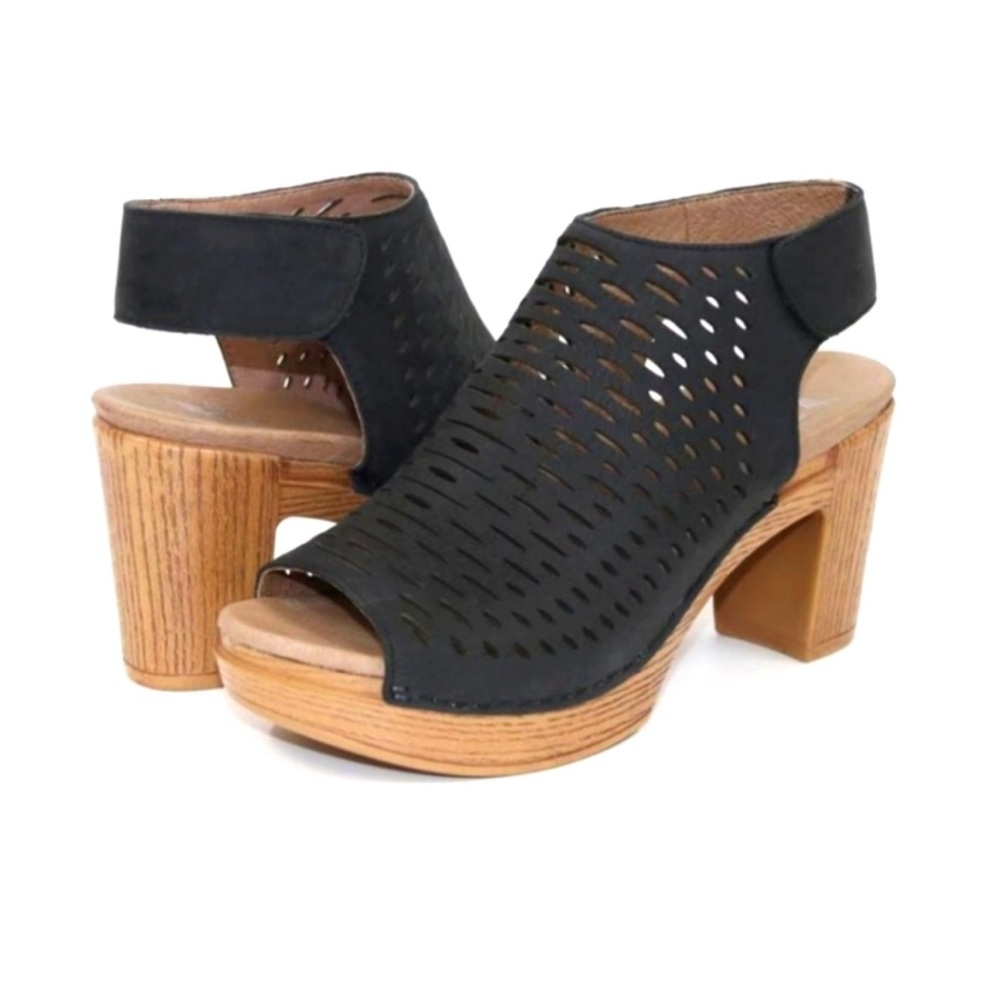 Like‎ new! Dansko Danae milled Nubuck heels